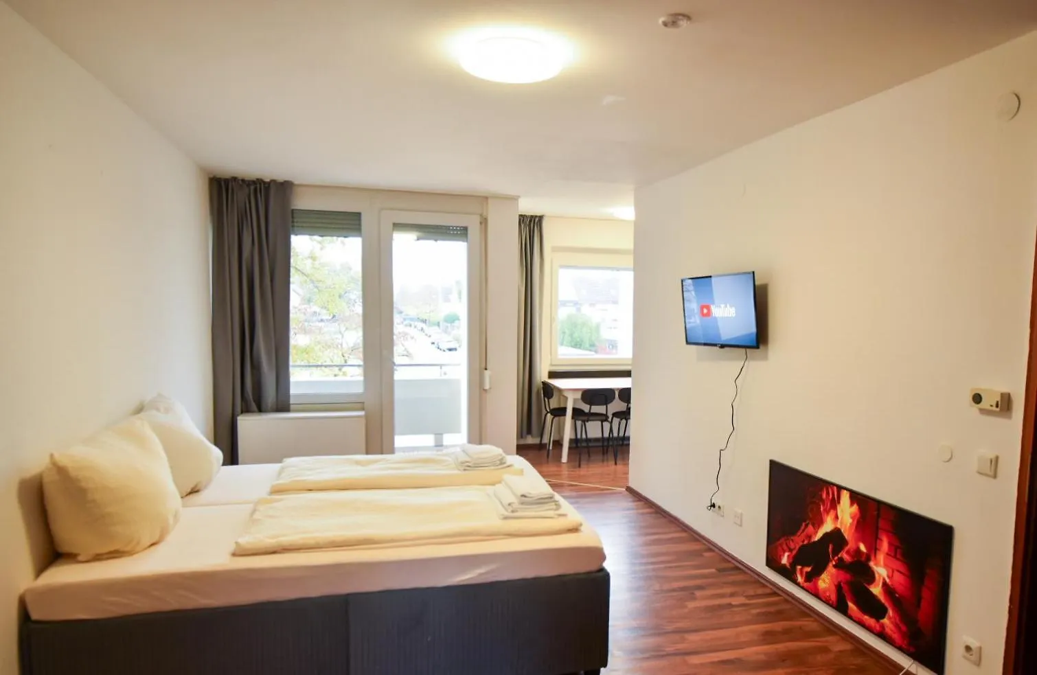 Apartment Hotel Im Natur Mit Eigene Kueche Bad Balkon Parkplatz Netflix Nürnberg