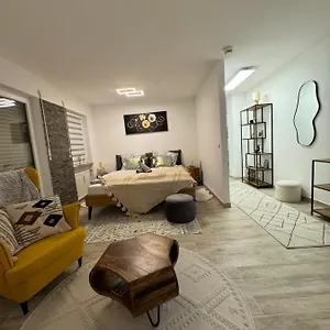  Apartment Cozy Nuernberg-schwaig-messe-kueche-balkon